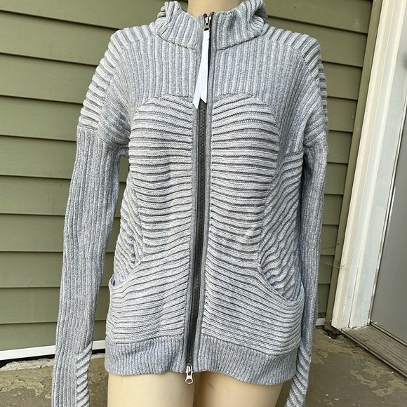 lululemon athletica Sweaters - Excellent condition Lululemon cable knit full zip sweater